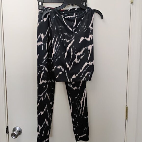Jo + Jax Other - Excellent preowned Jo + Jax 2 piece dance/active/sporty every day wear set